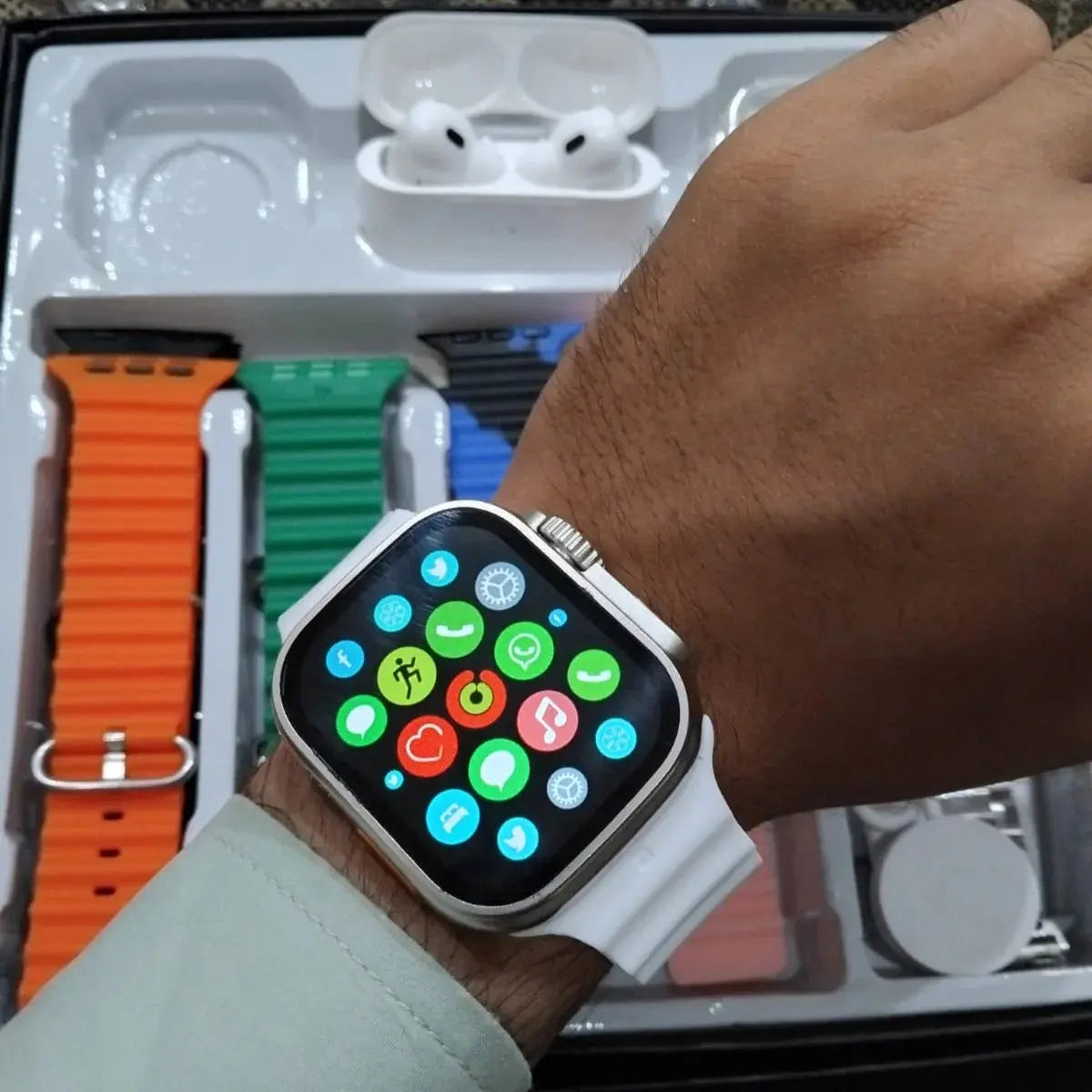 LATEST ULTRA 10 IN 1 SMARTWATCH WITH CASE AND EARBUDS TaraRani